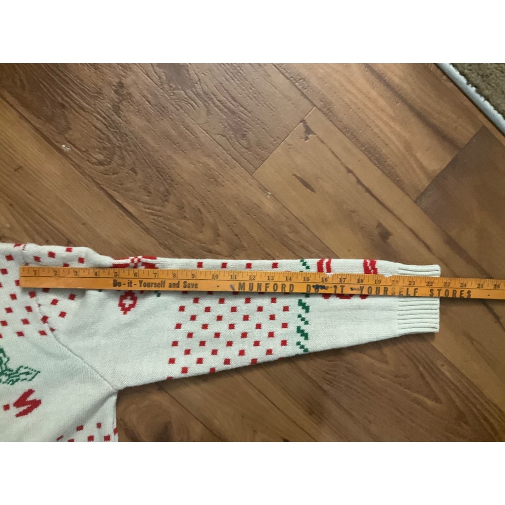 Friends The Television Series Holiday Ugly Christmas Sweater Cream Red Green M - Picture 6 of 6